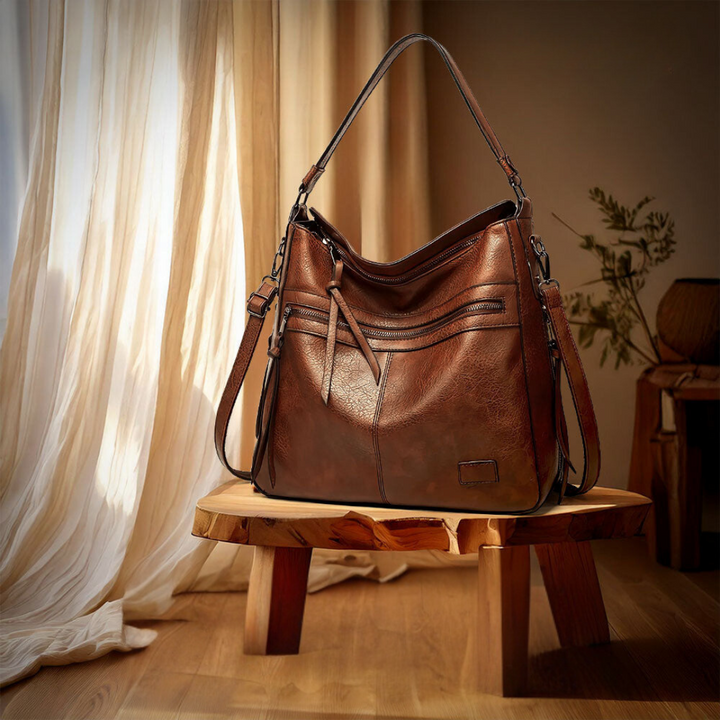 Lilla - Opulent Bag with Timeless Design