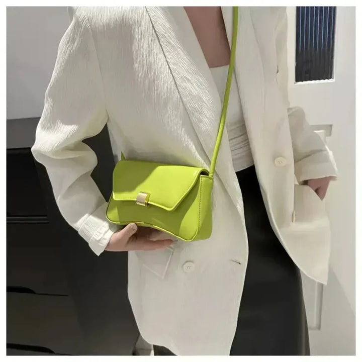 Daphne - Vintage Charm Crossbody Bag