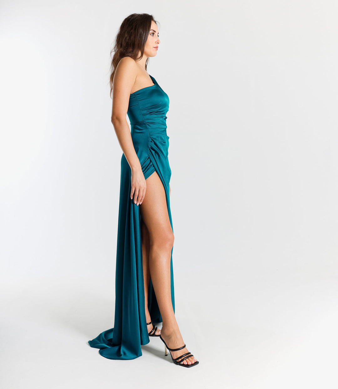 Elegant Long Dress in One-Shoulder Satin with Side Slit “Living Silk”