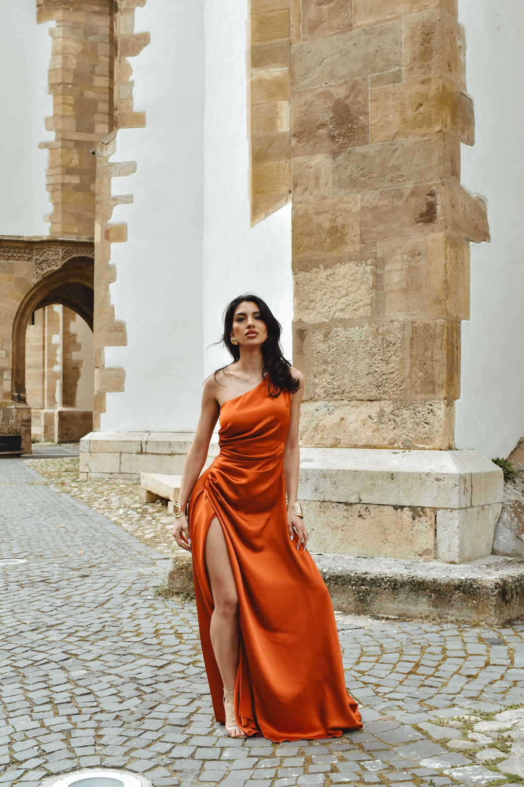 Elegant Long Dress in One-Shoulder Satin with Side Slit “Living Silk”