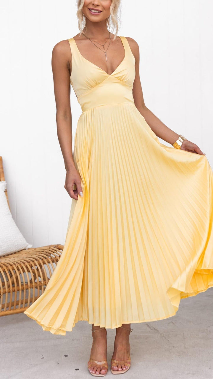 Darya™ - Yellow Pleated Maxi Dress with V-Neck