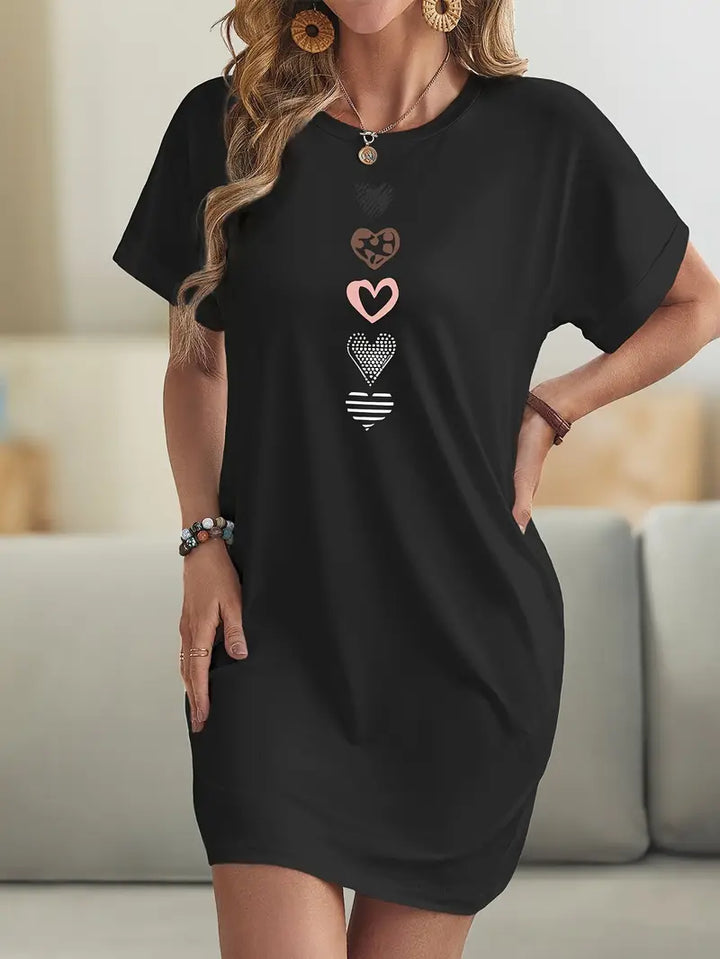 Milia™ - Casual Dress with Graphic Hearts – Cool Elegance & Absolute Comfort